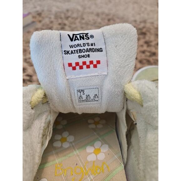 Size 9 Women’s Brighton Wayvee Vans - Picture 3 of 8